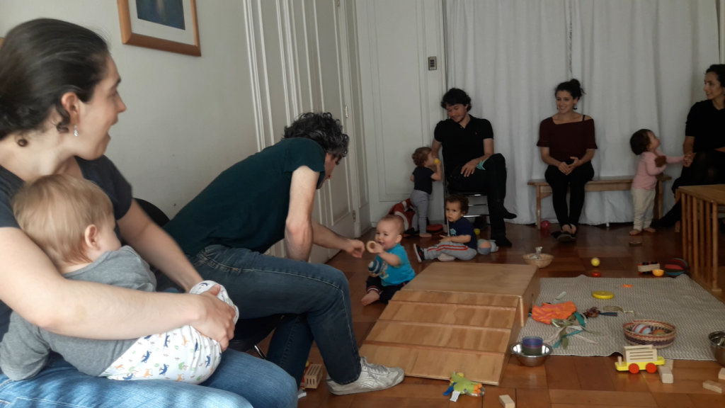 taller crianza 2017 Bruno donando a juan